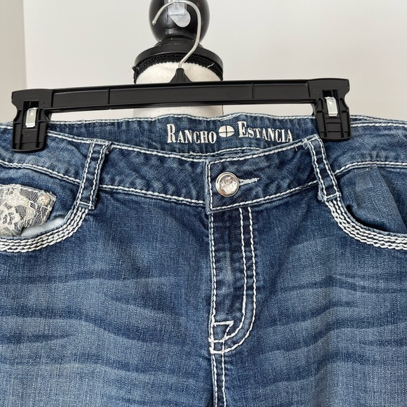 Rancho Estancia size 32 cuffed capri bling flower rhinestone jean denim modest - Picture 14 of 15